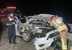 Manisa'da otomobil kamyona arkadan çarptı: 1 ölü, 2 yaralı