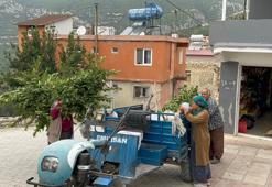 Hatay'da köylülerin geçim kaynağı defne mesaisi başladı