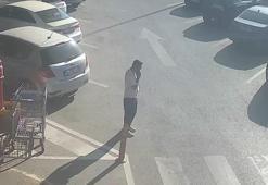 Pendik'te otomobil bagajından laptop hırsızlığı kamerada