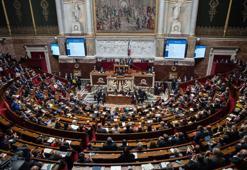 Fransa'da emeklilik yaşını 64’e çıkaran reform askıya alındı