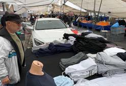 Avcılar'da pazarda unutulan araçlar nedeniyle esnaf tezgah açamadı
