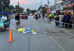 Yolun karşısına geçmek isterken kamyon çarpan kişi öldü; kaza kamerada