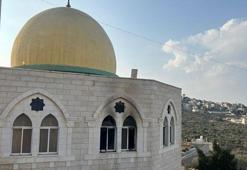 Batı Şeria'da cami kundaklandı