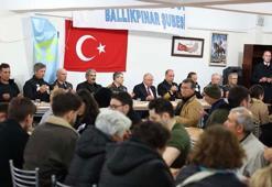 Bakan Güler, Şehit Pilot Cüneyt Kandemir’in evine taziye ziyaretinde bulundu