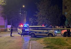 Boşanma aşamasında olduğu karısını bıçaklayarak öldürdü