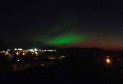 Fethiye’de gökyüzündeki mor ve yeşil ışık dikkat çekti