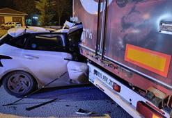 TIR'a arkadan çarpan otomobil sürücüsü yaralandı