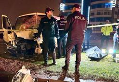 Malatya'da aydınlatma direğine çarpan minibüsün sürücüsü öldü