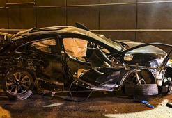 Karşı şeride geçen cip, kamyonet ile kafa kafaya çarpıştı; 2 ölü, 1 yaralı