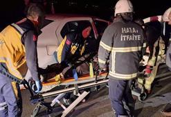 Hatay'da iki otomobil çarpıştı: 4 yaralı