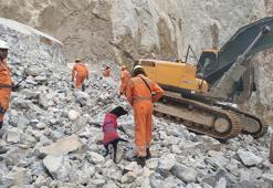 Hindistan'da taş ocağında göçük: 1 ölü