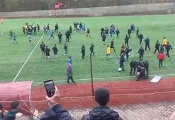 Artvin’de amatör maçta çıkan kavga kamerada