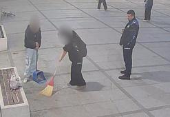 Kirlettikleri parkı, süpürge ve küreklerle temizlediler