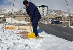 Van'ın Başkale ilçesi karla beyaza büründü
