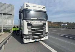 Kuzey Marmara Otoyolu’nda 2 kamyon ve 1 TIR zincirleme kazaya karıştı