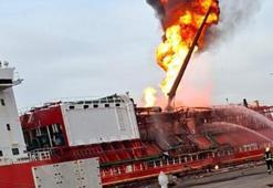 Ukrayna'da isabet alan Türk gemisinde yangın çıktı