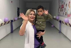 3,5 yaşındaki Oğuzhan, 'Dünya Prematüre Günü'nde doktorunu ziyaret edip, çiçek verdi