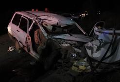 Alkollü babanın kullandığı otomobil elektrik direğine çarptı; Baba ve kızı yaralandı