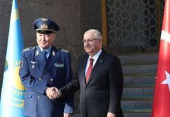 Bakan Güler, Kazakistan Savunma Bakanı Kosanov ile görüştü