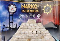 İstanbul ve Kocaeli'nde operasyonla ele geçirilen 966 kilo uyuşturucu emniyette sergilendi