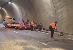 Otomobil tünel duvarına çarptı: 2 yaralı