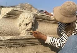 Kastabala Antik Kenti'nde filozof tasvirli mask bulundu