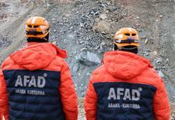 Sivas'ta göçük altında kalan şantiye müdürünü arama çalışmaları 3'üncü gününde