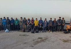 TIR'ın dorsesinde 28 düzensiz göçmen yakalandı
