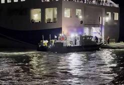 Güney Kore’de 267 kişiyi taşıyan yolcu feribotu karaya oturdu