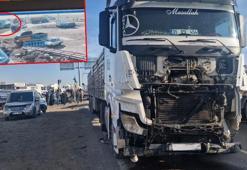 Diyarbakır'da 3 aracın karıştığı kaza kamerada; 4 ölü, 1 yaralı