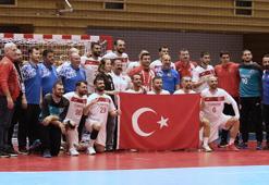 Deaflympics’te futbol, hentbol ve voleybol milli takımları madalya avında