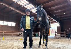 Atatürk’ün süvarilerinden Eyüp Öncü’nün oğlu Kemal Öncü, 900 kupayla binicilik tarihine geçti