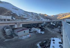 Yüksekova'da T2 tünelinin yapım çalışmaları devam ediyor