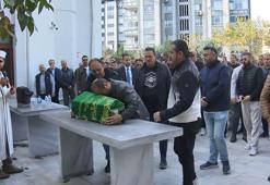 Büyükçekmece'de trafik kazasında hayatını kaybeden Kaan bebek toprağa verildi