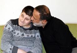 Zihinsel ve bedensel engelli oğluna 8 yıldır hem anne hem baba