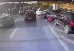 Maltepe'de motosiklet otomobile çarptı; kaza kamerada