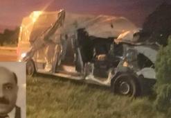 Minibüs, TIR'a arkadan çarptı; 1 ölü, 2 yaralı