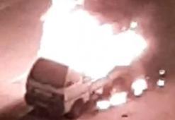 Tantuni satılan kamyonet alev alev yandı