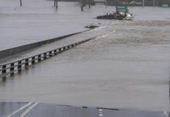 Avustralya'da tropikal siklon etkili oldu