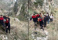 Hatay'da Habibi Neccar Dağı’nda yürüyüş yaparken kayalıktan düşüp yaralandı