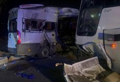 İzmir’de servis otobüsü ile servis minibüsü çarpıştı: 13 yaralı