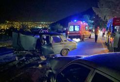 Adana'da iki otomobil kafa kafaya çarpıştı: 7 yaralı