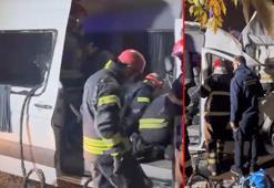 İşçileri taşıyan minibüs, TIR'a arkadan çarptı: 9 yaralı