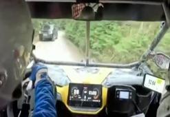 Ralli aracı, yarış alanına giren sivil kamyonetle çarpıştı; o anlar kamerada