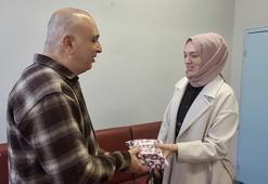 25 yıldır öğrencilerinin yüreğine dokunan görme engelli öğretmen: En çok kendimi ve renkleri görmek isterdim