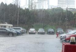 İstanbul'da dolu etkili oldu