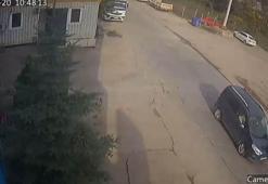 Hafif ticari aracın yayaya çarptığı kaza kamerada