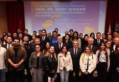 Bakan Işıkhan, İzmir'de öğrencilerle bir araya geldi