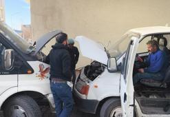 Kars’ta araçların motorları dondu