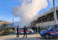 Aydın'da sıcak su boru hattı patladı; yol trafiğe kapandı
